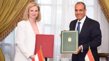 وزير الخارجية يتبادل الآراء السياسية مع وزيرة الخارجية النمساوية.