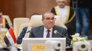وزير الخارجية يتحدث مع نظيره الإيراني: الحلول العسكرية ليست خيارًا لأزمات المنطقة.