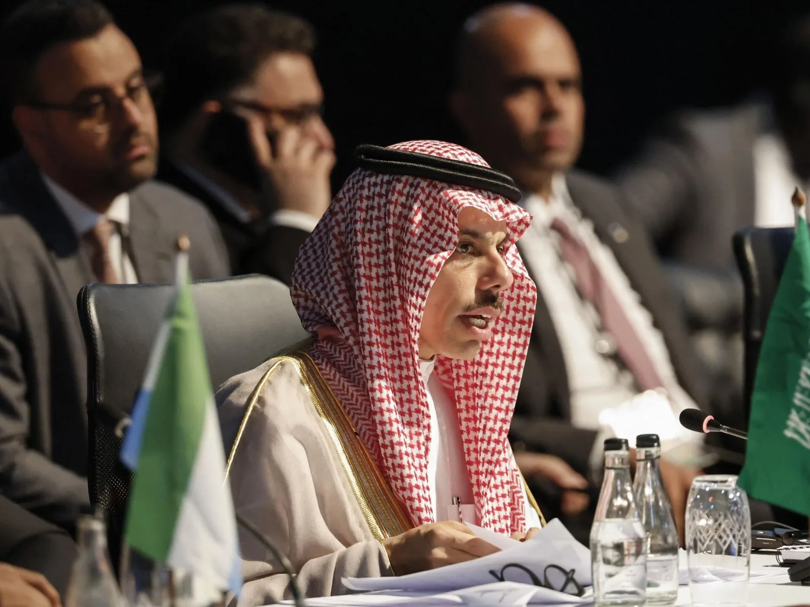 وزير الخارجية يتناول مع نظيره الإيطالي الأوضاع في المنطقة وأثرها على المستويات الإقليمية والدولية. وزير الخارجية يتناول مع نظيره الإيطالي الأوضاع في المنطقة وأثرها على المستويات الإقليمية والدولية.