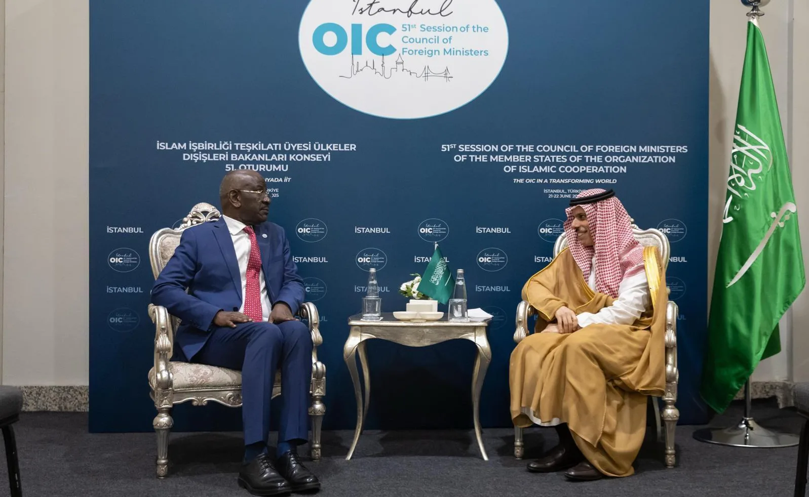 وزير الخارجية يتناول مع نظيره الموريتاني آفاق التعاون بين الدولتين وزير الخارجية يتناول مع نظيره الموريتاني آفاق التعاون بين الدولتين