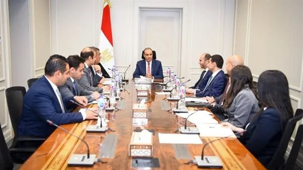 وزير الخارجية يلتقي بقيادات وأعضاء مكتب نائب الوزير لمناقشة قضايا التعاون الدولي وزير الخارجية يلتقي بقيادات وأعضاء مكتب نائب الوزير لمناقشة قضايا التعاون الدولي