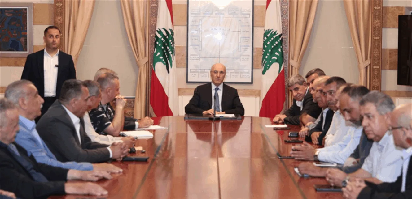 وزير الداخلية يلتقي سامي الجميل والبعريني ويستمع لمطالب اتحاد النقل البري وزير الداخلية يلتقي سامي الجميل والبعريني ويستمع لمطالب اتحاد النقل البري