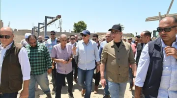 وزير الري يزور محطات الرفع والمنشآت المائية في محافظة الفيوم للتفقد.