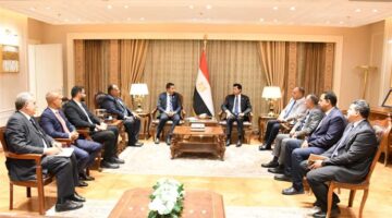وزير الرياضة يتباحث مع اتحاد البادل حول تجهيزات استضافة البطولة العالمية للبادل