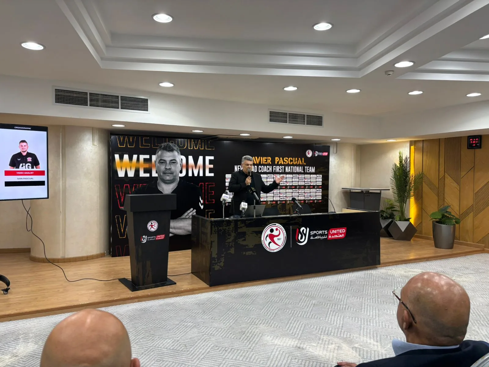 وزير الرياضة يعلن تعيين خافيير باسكوال مدربًا لمنتخب كرة اليد: طموحاتنا نحو العالمية عالية وزير الرياضة يعلن تعيين خافيير باسكوال مدربًا لمنتخب كرة اليد: طموحاتنا نحو العالمية عالية