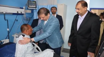 وزير الزراعة ومحافظ سوهاج يزوران الجريح من “حماية الأراضي”