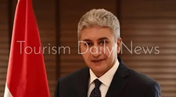 وزير السياحة والآثار يراقب نشاط غرفة عمليات الحركة السياحية في مصر