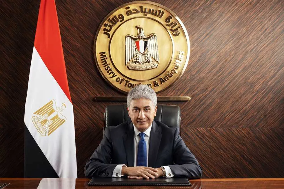 وزير السياحة يراقب الاستعدادات الأخيرة لنقل الحجاج إلى «عرفات» وزير السياحة يراقب الاستعدادات الأخيرة لنقل الحجاج إلى «عرفات»