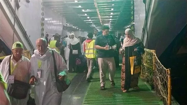 وزير السياحة يطلب تسريع التحضيرات لإعادة حجاج الحج السياحي البري. وزير السياحة يطلب تسريع التحضيرات لإعادة حجاج الحج السياحي البري.