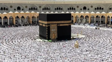 وزير السياحة يوافق على القواعد المنظمة لموسم العمرة الجديد