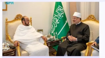 وزير الشؤون الإسلامية السعودي يرحب بالوزير السابق للأوقاف في مشعر منى