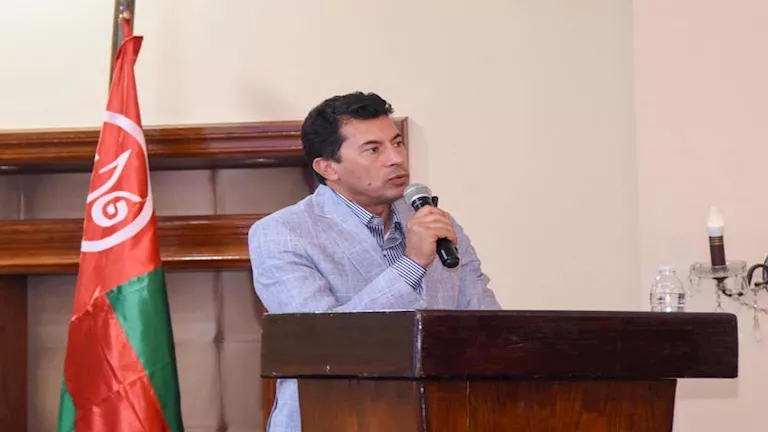 وزير الشباب ومحافظ الإسكندرية يشاركان في المؤتمر الصحفي لبطولة البادل