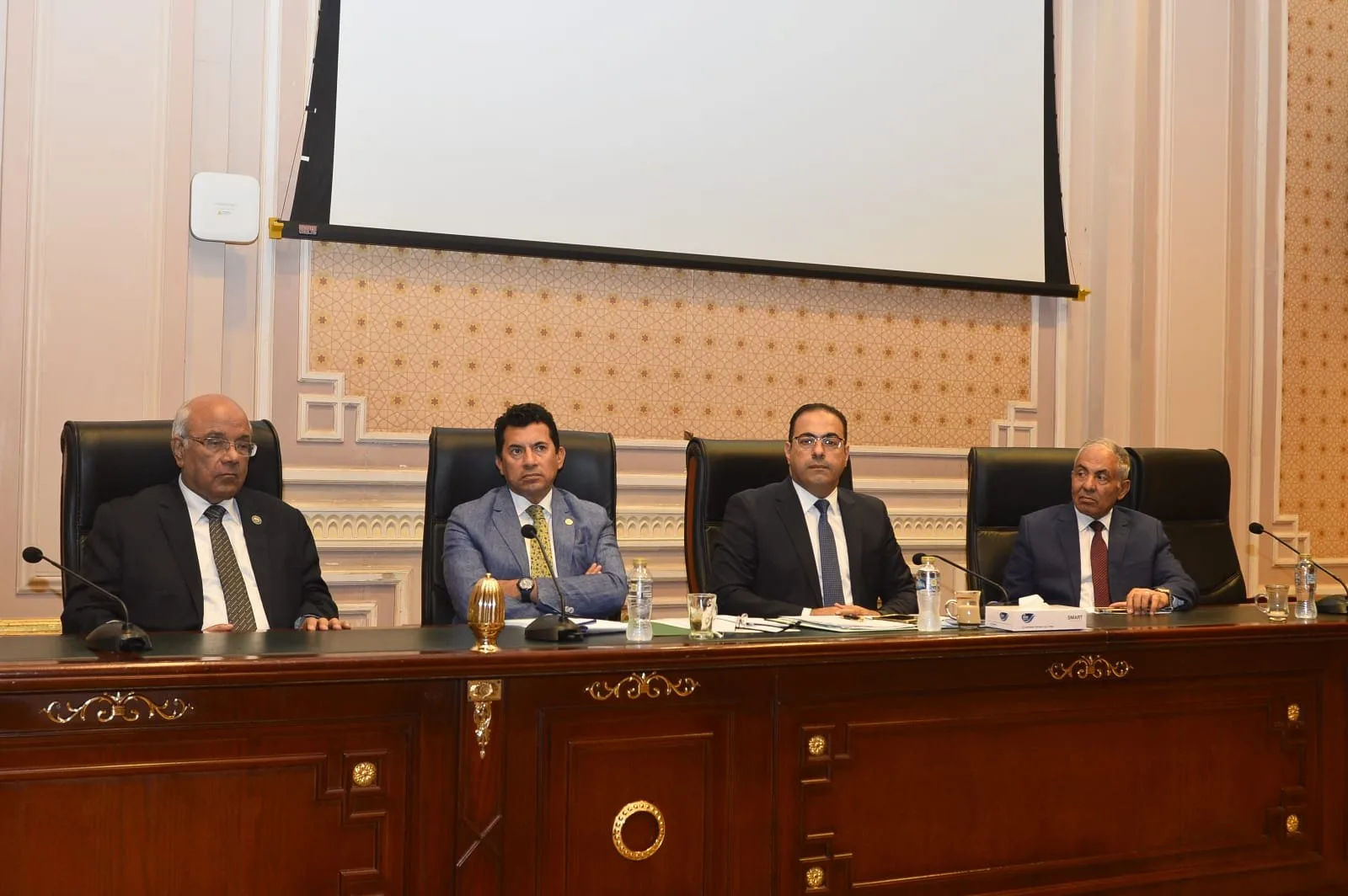 وزير الشباب يقترح إدراج مادة جديدة في تعديلات قانون الرياضة ولجنة الشباب بالبرلمان تعبر عن ترحيبها. وزير الشباب يقترح إدراج مادة جديدة في تعديلات قانون الرياضة ولجنة الشباب بالبرلمان تعبر عن ترحيبها.