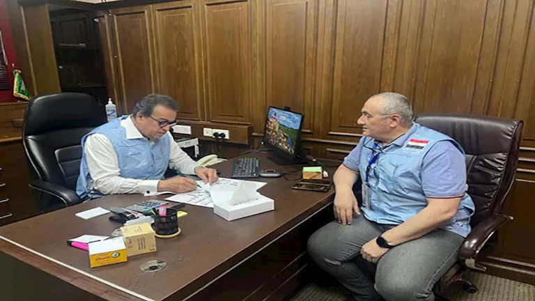 وزير الصحة يجتمع برئيس البعثة الطبية للحج في الأراضي المقدسة وزير الصحة يجتمع برئيس البعثة الطبية للحج في الأراضي المقدسة