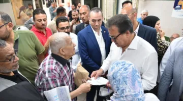 وزير الصحة يزور مستشفى مدينة نصر للتأمين الصحي ويستمع لمقترحات المواطنين بشأن إجراءات الحصول على قرارات العلاج على نفقة الدولة.
