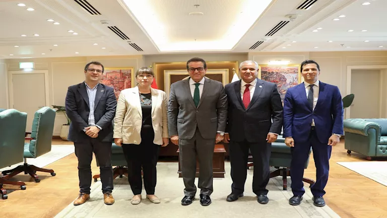 وزير الصحة يستقبل المنسق الأممي والمدير الإقليمي لمنظمة الفاو وزير الصحة يستقبل المنسق الأممي والمدير الإقليمي لمنظمة الفاو