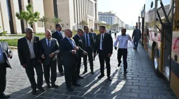 وزير الصناعة والنقل يزور 20 حافلة مرسيدس تم تصنيعها محليًا في الشركة المصرية لصناعة وسائل النقل MCV.