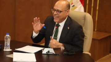 وزير العمل يبرز أهمية الحوار المستمر مع العمال في الخارج والاستجابة السريعة لاحتياجاتهم