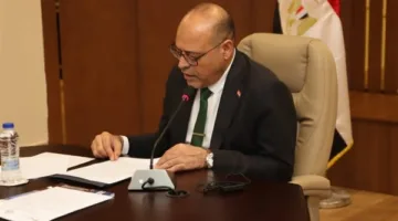 وزير العمل يحدد تاريخ إجازتي رأس السنة الهجرية وذكرى ثورة 30 يونيو للعاملين في القطاع الخاص
