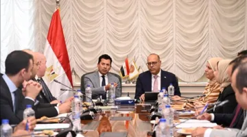 وزير العمل يلتقي وزير الرياضة لمناقشة سبل التعاون في مجالات التوظيف والتدريب المهني