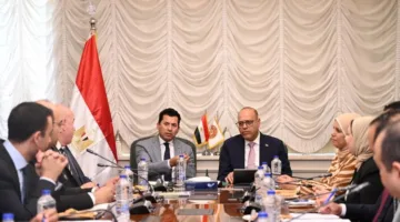وزير العمل يناقش مع وزير الشباب أوجه التعاون في مجالات التوظيف والتدريب المهني