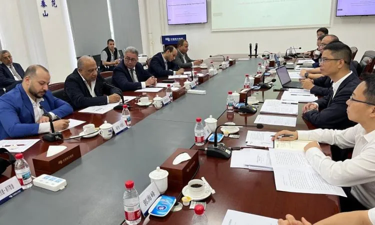 وزير الكهرباء يتفقد شركة الكهرباء الدولية الجنوب صينية المملوكة للدولة وزير الكهرباء يتفقد شركة الكهرباء الدولية الجنوب صينية المملوكة للدولة