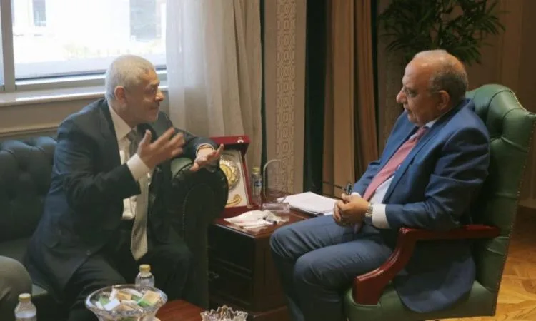 وزير الكهرباء يتناول تعزيز التعاون مع شركة “ايميا باور” في مجالات الطاقة وزير الكهرباء يتناول تعزيز التعاون مع شركة “ايميا باور” في مجالات الطاقة