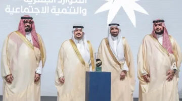 وزير الموارد البشرية يحصل على جائزة الملك عبدالعزيز للجودة في فئة المتميزين الذهبيين
