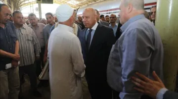 وزير النقل يطلب توفير كافة التسهيلات والخدمات المتميزة للمواطنين في خدمات السكك الحديدية.