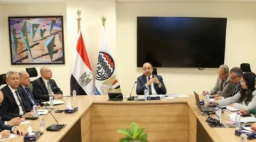 وزير قطاع الأعمال يتابع آخر مستجدات مشاريع التطوير والشراكة والاستثمار