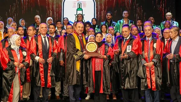وزير قطاع الأعمال يحضر حفل اختتام الأنشطة الطلابية لمعهد السياحة والفنادق العالي في الإسكندرية وزير قطاع الأعمال يحضر حفل اختتام الأنشطة الطلابية لمعهد السياحة والفنادق العالي في الإسكندرية