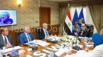 وزير قطاع الأعمال يراقب تطورات المشاريع السياحية والفندقية