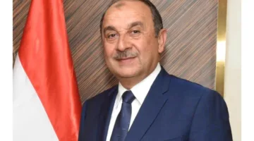وزير قطاع الأعمال يقوم بزيارة غير متوقعة لشركتي “العربية” و”ممفيس” للأدوية لمراقبة تقدم العمل.