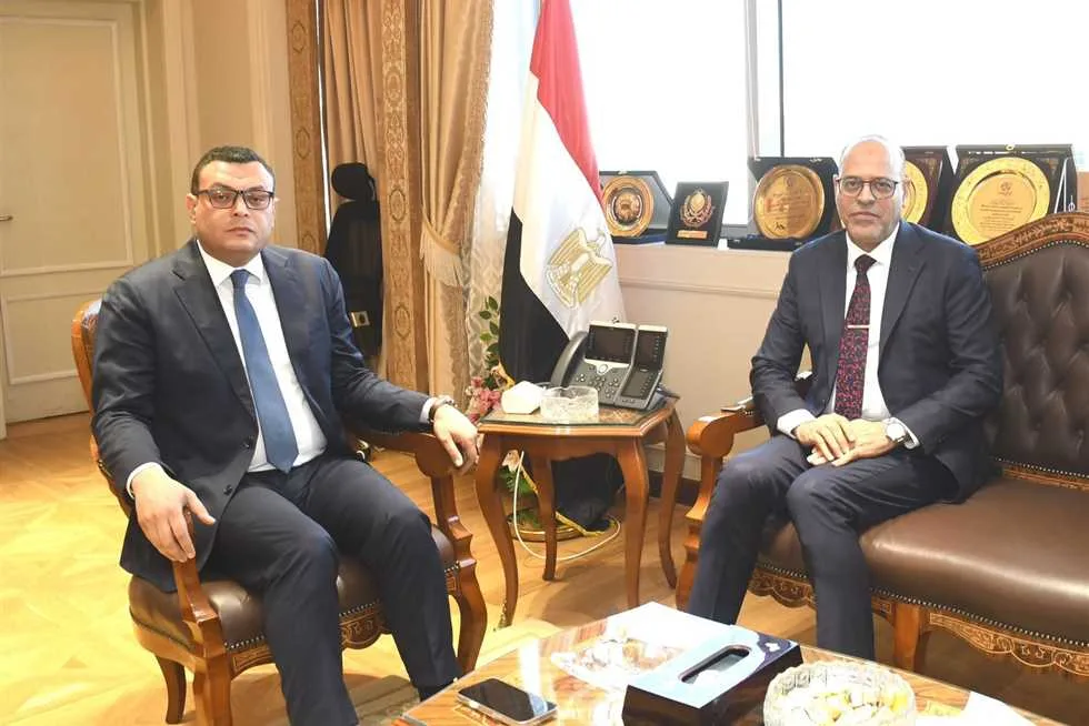 وزيرا الإسكان والعمل يناقشان سبل التعاون في تدريب القوى العاملة وزيرا الإسكان والعمل يناقشان سبل التعاون في تدريب القوى العاملة