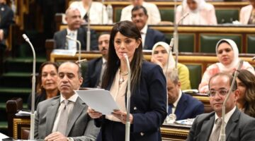 وزيرة التخطيط: الحكومة تتابع المستجدات الإقليمية وتأثيرها على الاقتصاد الوطني