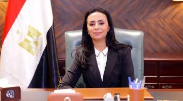وزيرة التضامن تتابع آثار انهيار مبنى السيدة زينب وتصدر قراراً بصرف تعويضات للعائلات المتضررة.