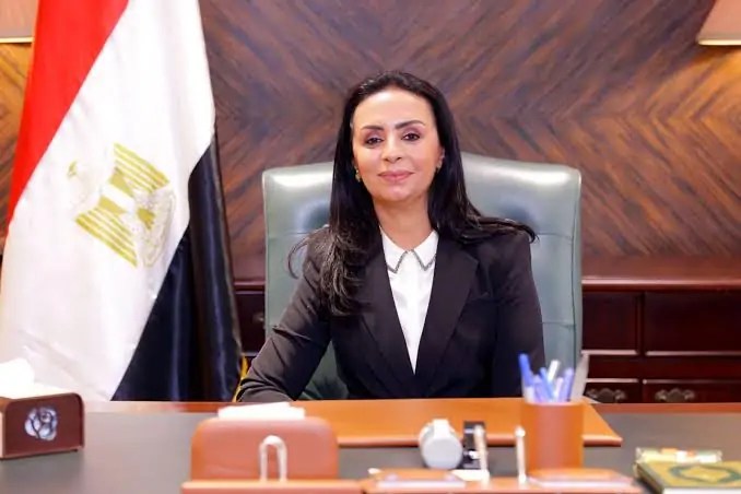 وزيرة التضامن تتابع آثار انهيار مبنى السيدة زينب وتصدر قراراً بصرف تعويضات للعائلات المتضررة. وزيرة التضامن تتابع آثار انهيار مبنى السيدة زينب وتصدر قراراً بصرف تعويضات للعائلات المتضررة.