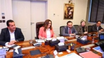 وزيرتا البيئة والتنمية المحلية تتابعان آخر مراحل إنشاء المدينة الشاملة لمعالجة النفايات في العاشر من رمضان