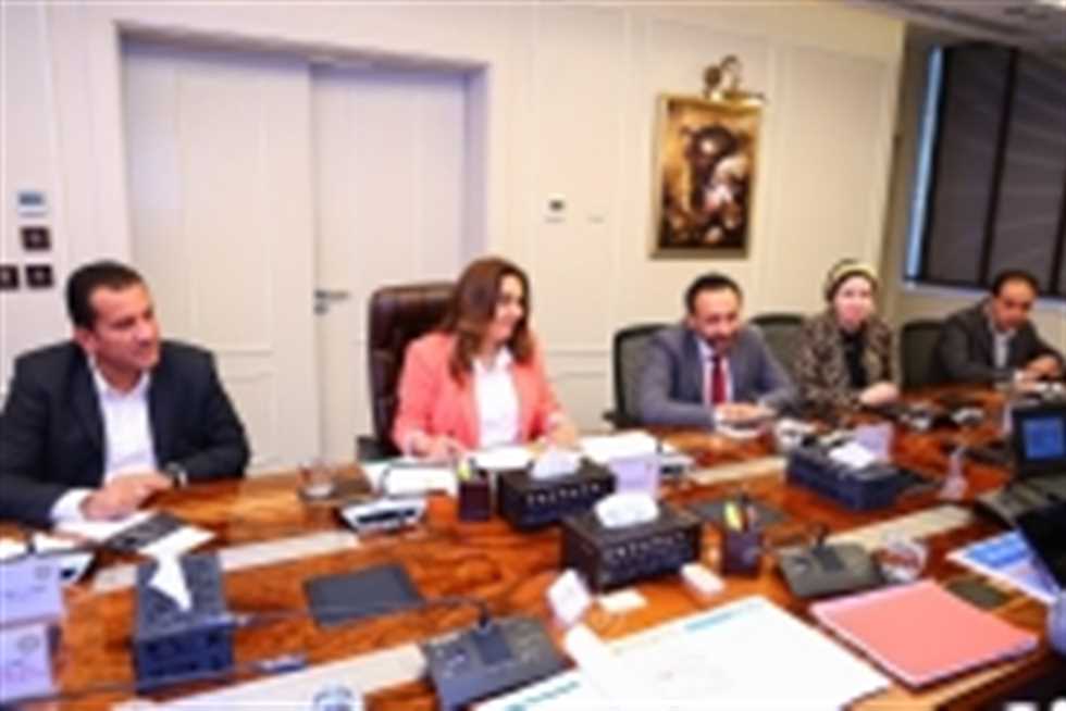 وزيرتا البيئة والتنمية المحلية تتابعان آخر مراحل إنشاء المدينة الشاملة لمعالجة النفايات في العاشر من رمضان وزيرتا البيئة والتنمية المحلية تتابعان آخر مراحل إنشاء المدينة الشاملة لمعالجة النفايات في العاشر من رمضان