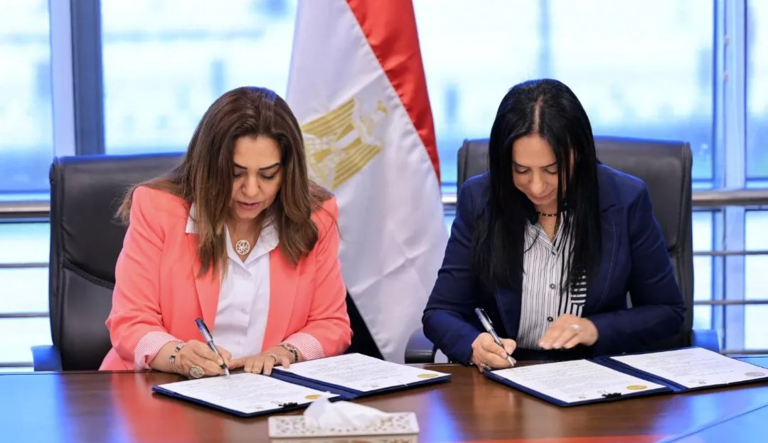 وزيرتا التضامن والتنمية المحلية يوقعان اتفاق تعاون لمشروع “أيادي مصر” للترويج للمنتجات التراثية والحرفية وتعزيز التمكين الاقتصادي وزيرتا التضامن والتنمية المحلية يوقعان اتفاق تعاون لمشروع “أيادي مصر” للترويج للمنتجات التراثية والحرفية وتعزيز التمكين الاقتصادي