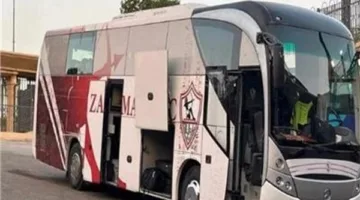 وصول حافلة فريق الزمالك إلى استاد القاهرة استعدادًا لمباراة النهائي ضد بيراميدز في كأس مصر