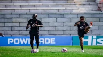 وصول فريق الأهلي إلى ملعب ميتلايف لملاقاة بورتو في كأس العالم للأندية