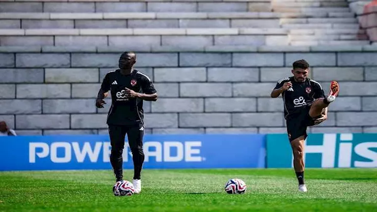 وصول فريق الأهلي إلى ملعب ميتلايف لملاقاة بورتو في كأس العالم للأندية وصول فريق الأهلي إلى ملعب ميتلايف لملاقاة بورتو في كأس العالم للأندية