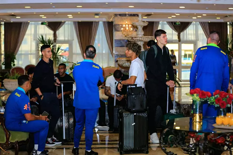 وصول منتخب البرازيل للمشاركة في بطولة خوفو الدولية الودية لكرة القدم وصول منتخب البرازيل للمشاركة في بطولة خوفو الدولية الودية لكرة القدم