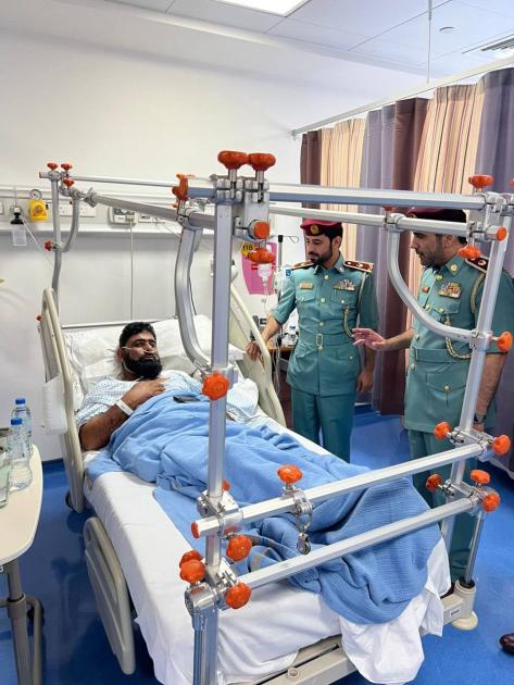 وفد من مركز شرطة مصفوت يزور الجرحى جراء الحوادث وفد من مركز شرطة مصفوت يزور الجرحى جراء الحوادث