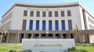 وقت مُهدَر للطلاب في المرحلة الثانوية.. وإشادة بقرار وزارة التعليم بشأن تأخر توزيع الكتب