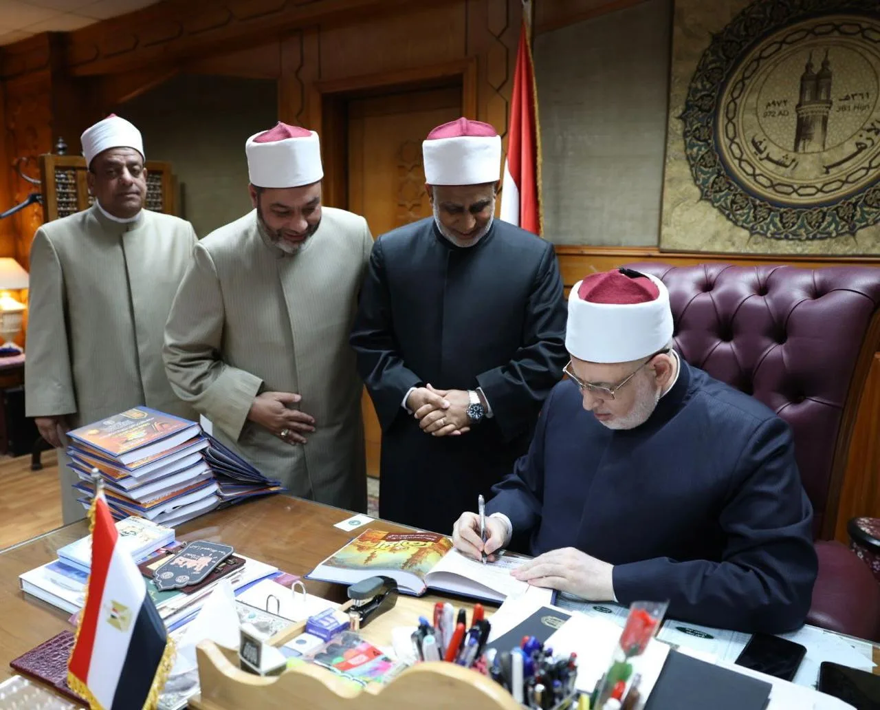 وكيل الأزهر يُصادق على نتائج الدورة الأولى لشهادات القراءات لعام 2025 وكيل الأزهر يُصادق على نتائج الدورة الأولى لشهادات القراءات لعام 2025