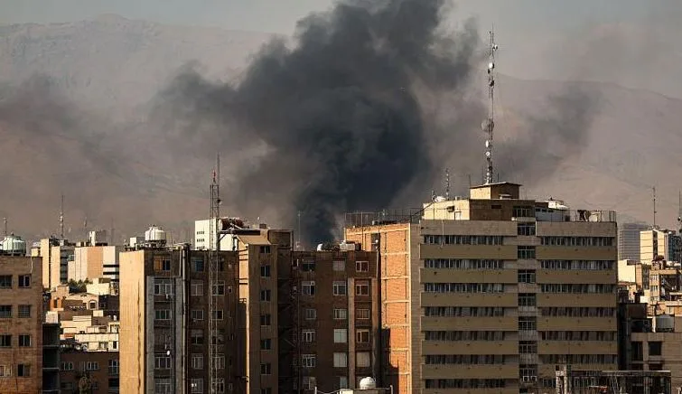 1800 مصاب نتيجة الهجمات الإسرائيلية على إيران… استدعاء الأطباء والممرضين من إجازاتهم جميعًا 1800 مصاب نتيجة الهجمات الإسرائيلية على إيران… استدعاء الأطباء والممرضين من إجازاتهم جميعًا