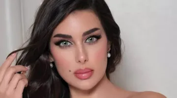 ياسمين صبري تتألق بفستان أسود رائع.. كيف قامت بتنسيق مظهرها؟