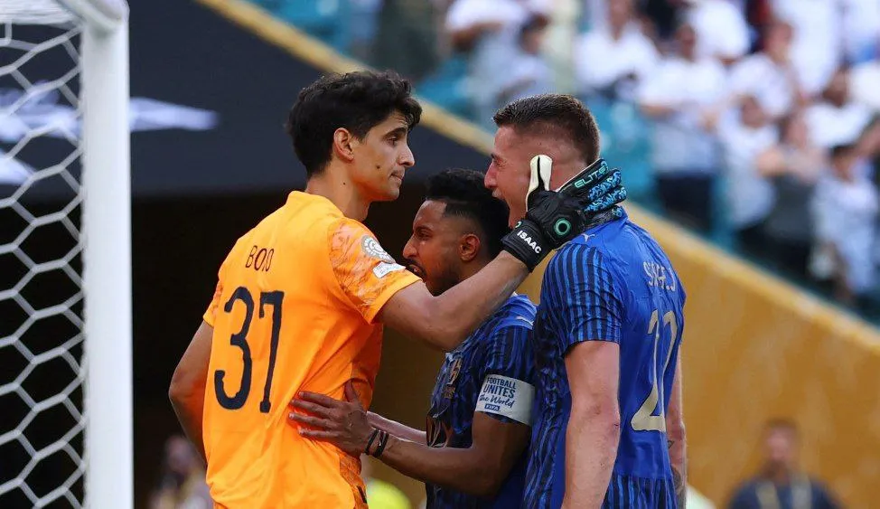ياسين بونو: سعيد بتمثيل نادي الهلال.. وسننجح في التأهل لدور الـ16 ياسين بونو: سعيد بتمثيل نادي الهلال.. وسننجح في التأهل لدور الـ16
